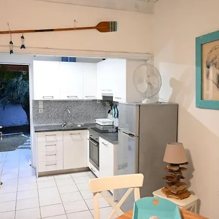 Spiti Ostria 9 Seaside Maisonette * エギオ